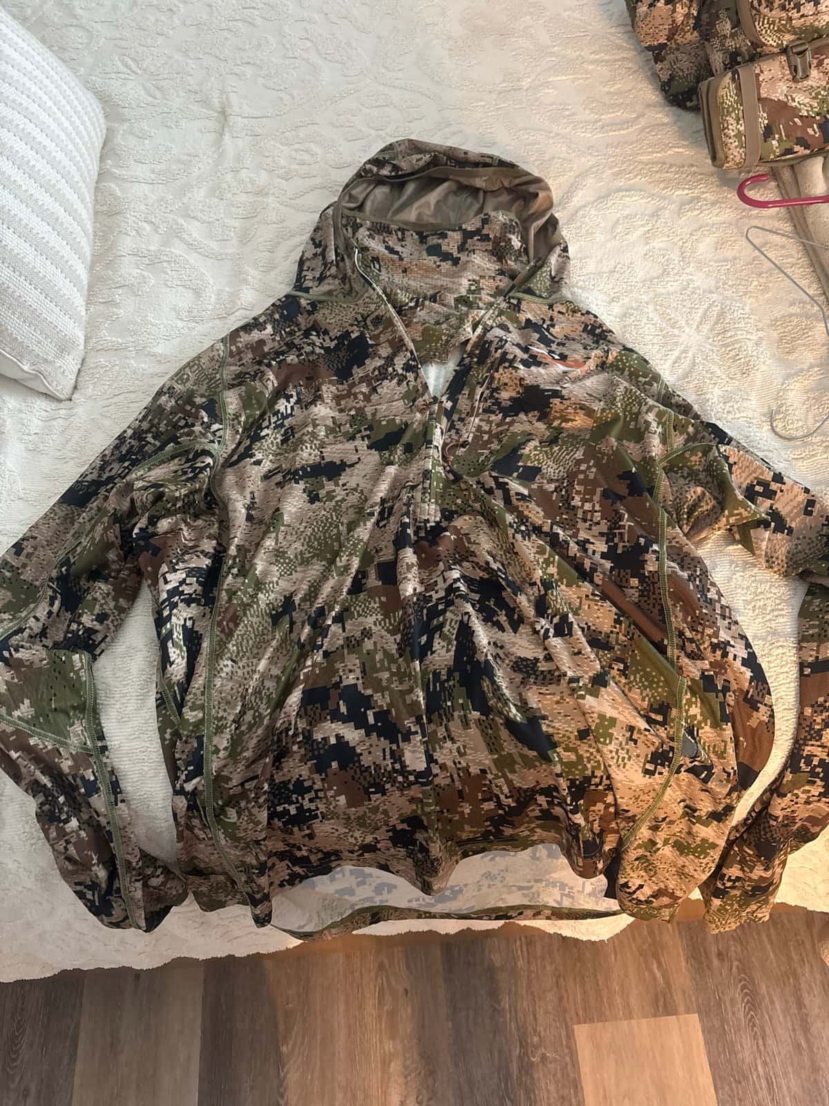 Sitka pullover shirt