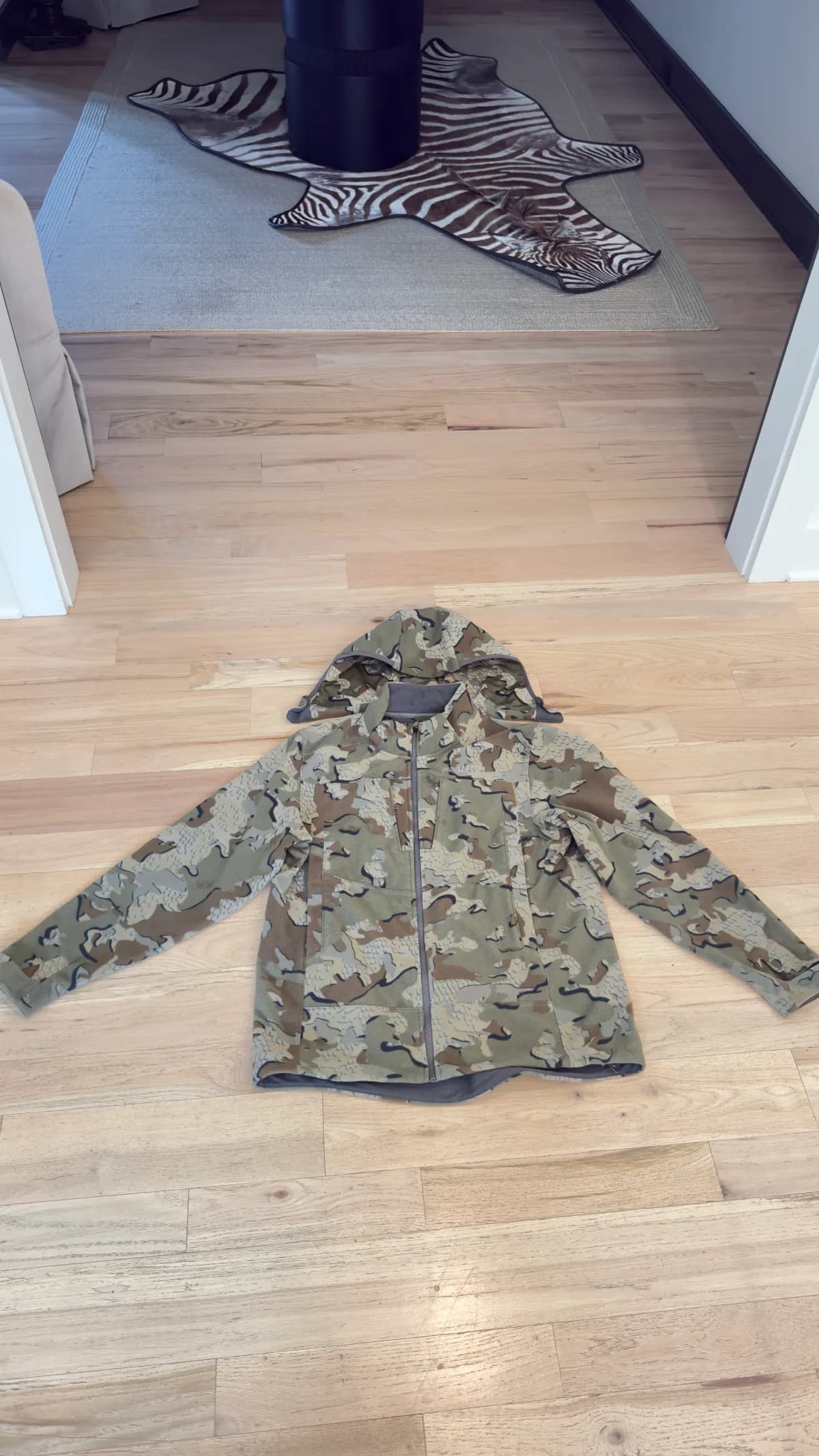 LIKE NEW!!! KUIU Proximity Hooded Jacket- VALO COLOR- SIZE XL