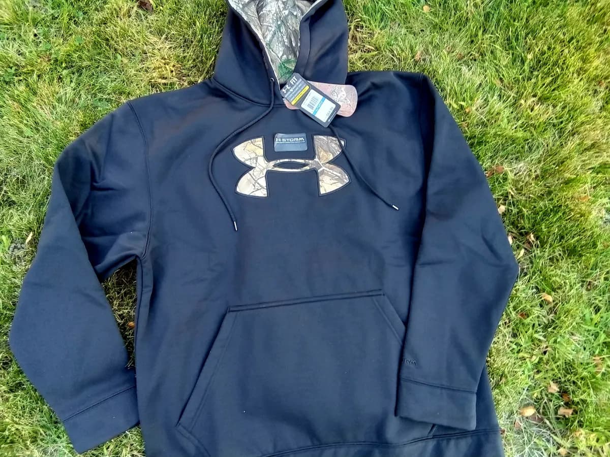 NEW Under Armour "Storm" hoodie, black, men's XL....NEW!