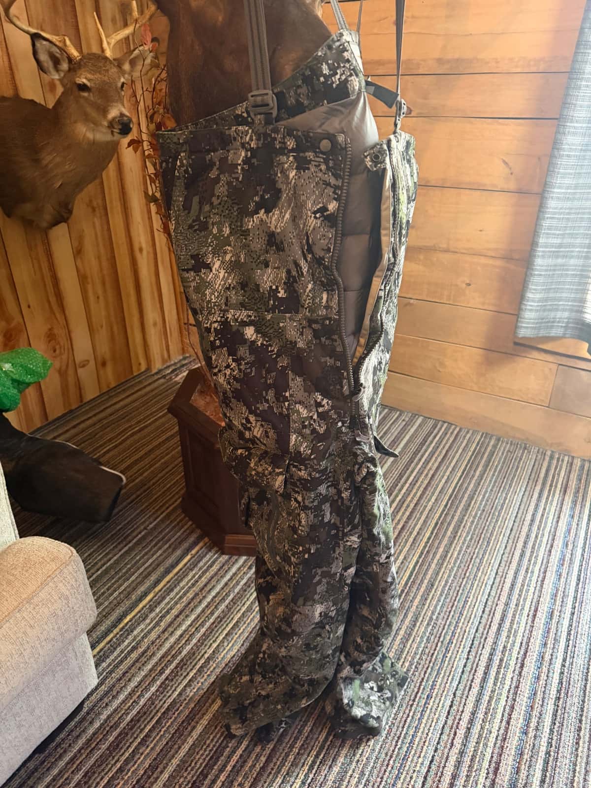 Sitka Incinerator Aerolite Bib