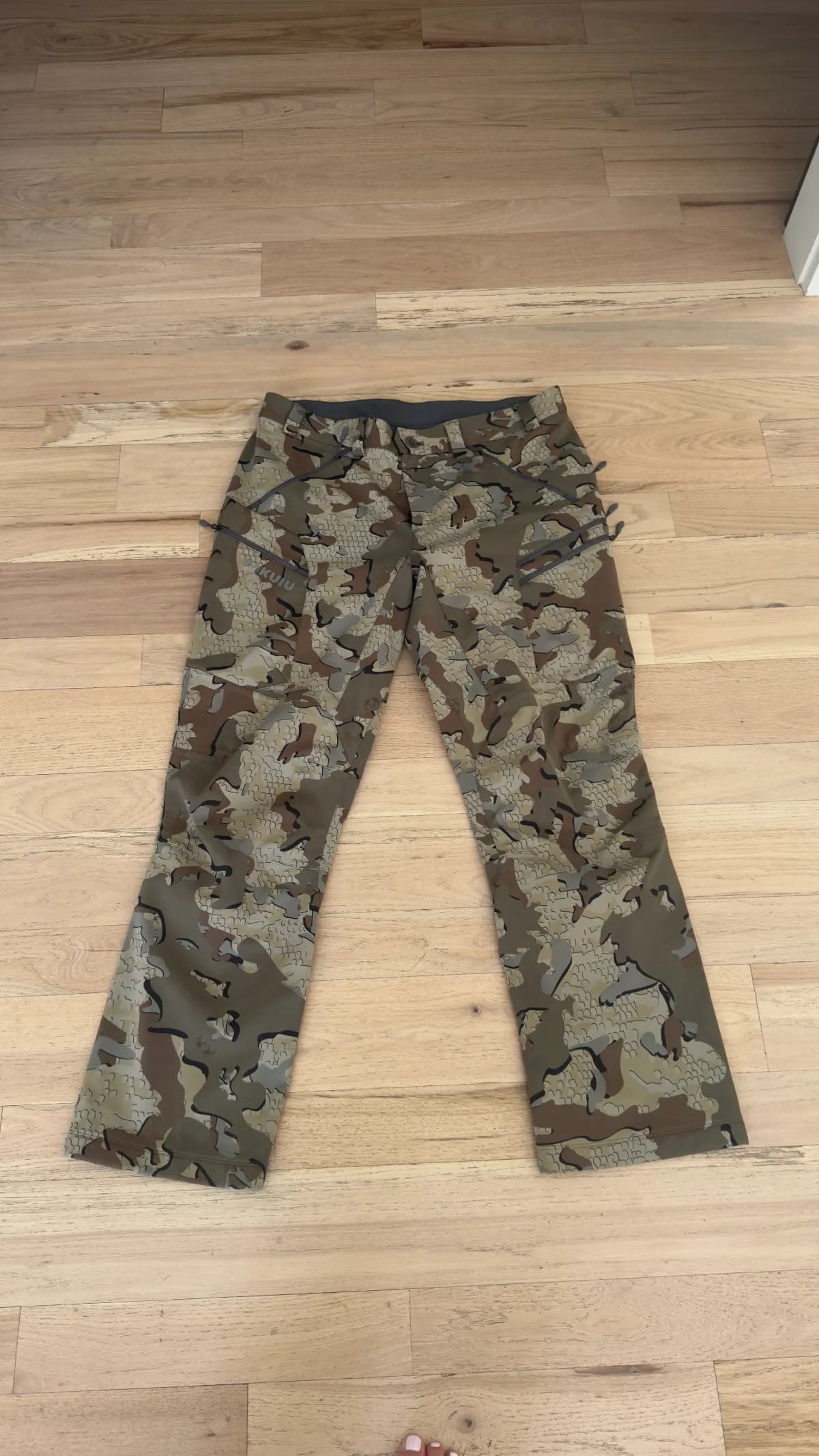 LIKE NEW!! KUIU Axis Hybrid Pant- SIZE 40- VALOR COLOR