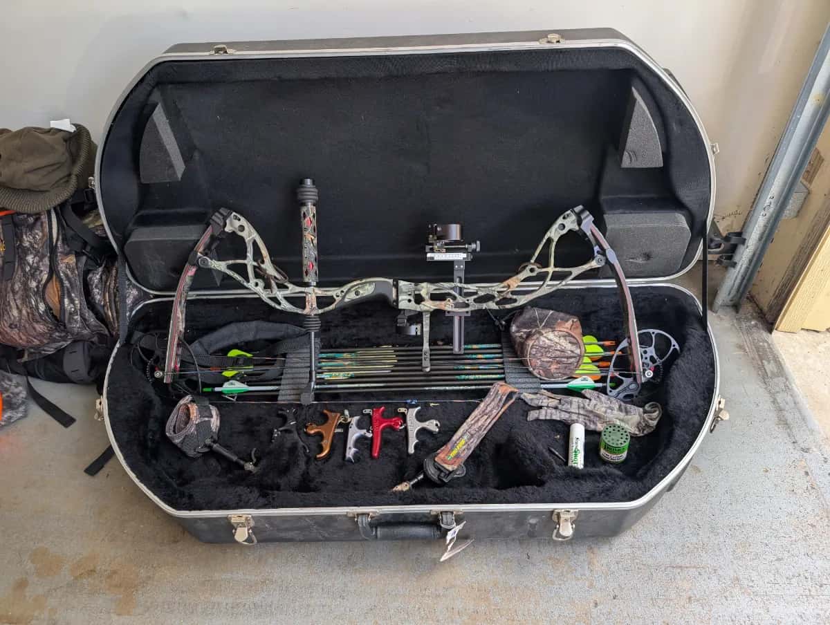 Bowtech Destroyer 340 Compound Bow and Case