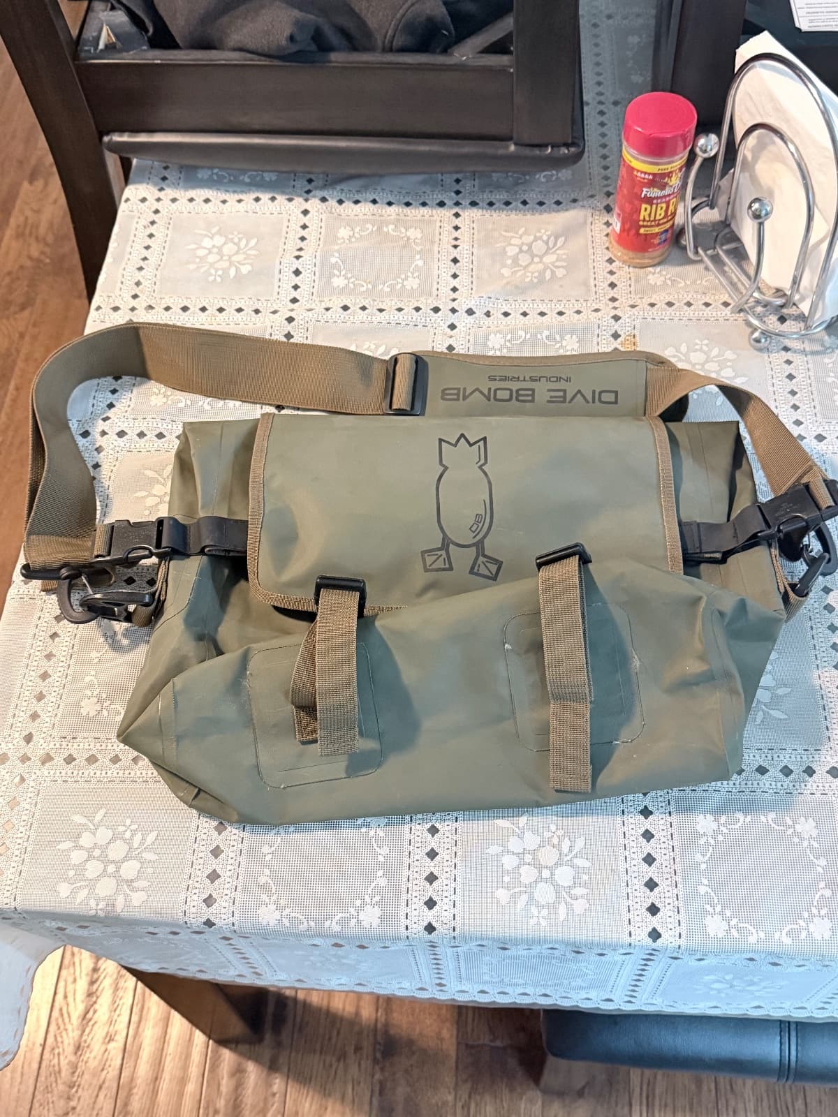 Dive Bomb Roll Top Blind Bag