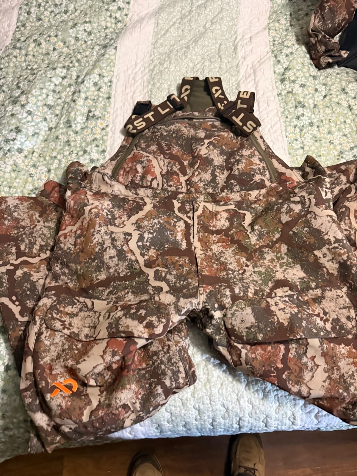 Excellent condition first lite solitude 2.0 bibs